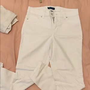 White skinny jeans